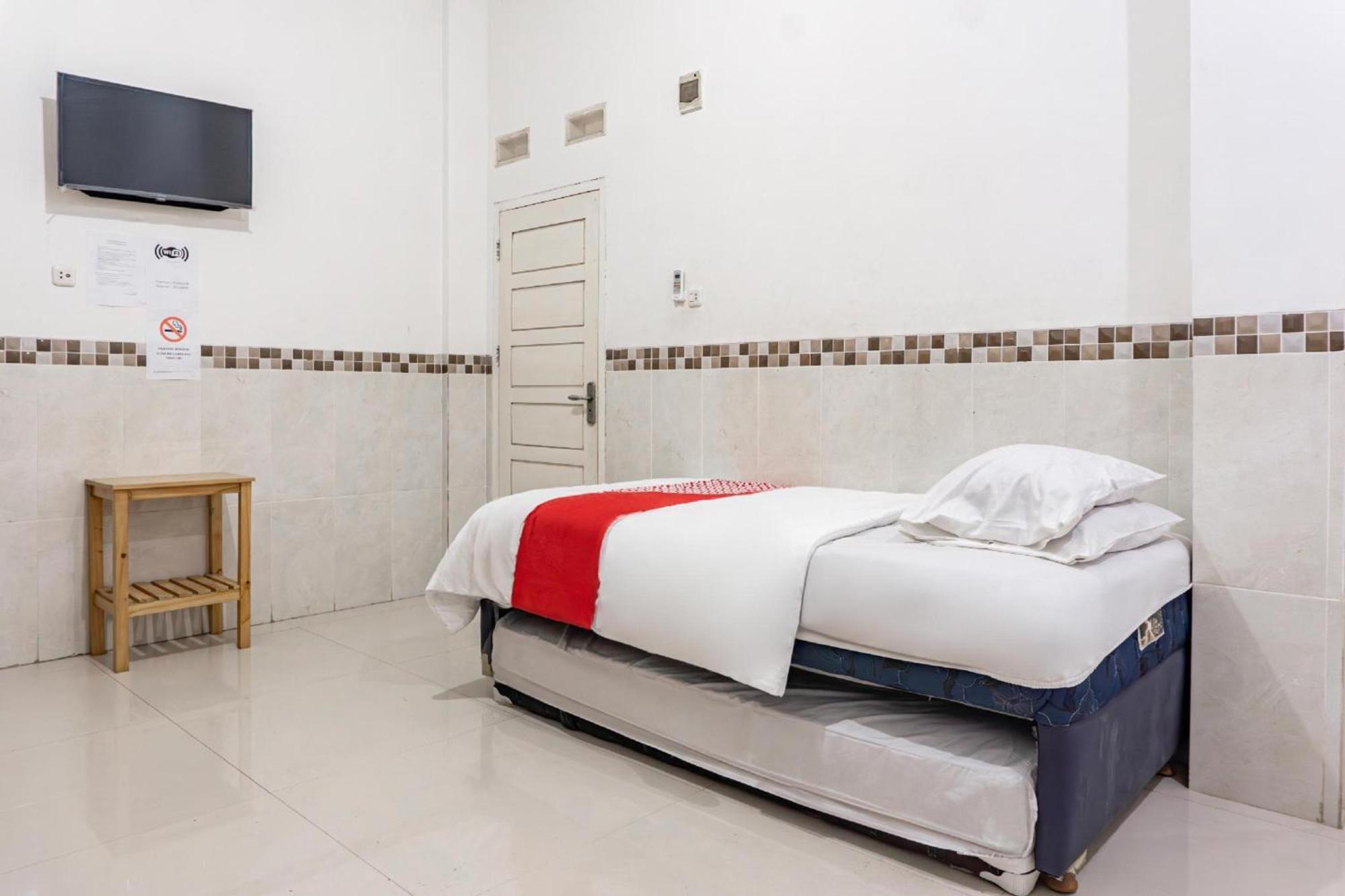 Hotel O Rajabasa Near Universitas Lampung Formerly Hotel Prasetya Бандар-Лампунг Экстерьер фото